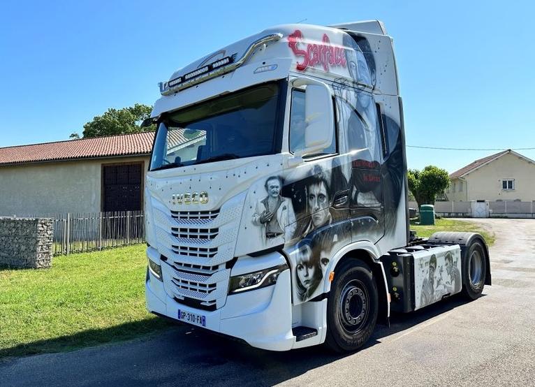 Iveco S-Way Gas als "Scarface" umgestaltet